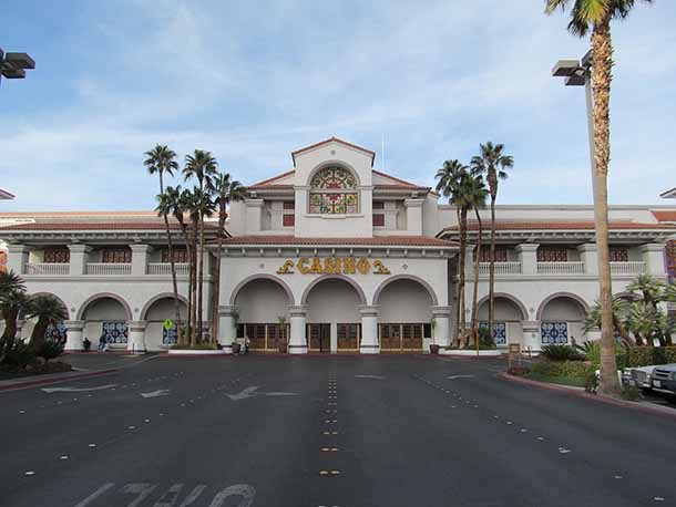 Casino Lovers - Gold Coast Hotel And Casino, Las Vegas